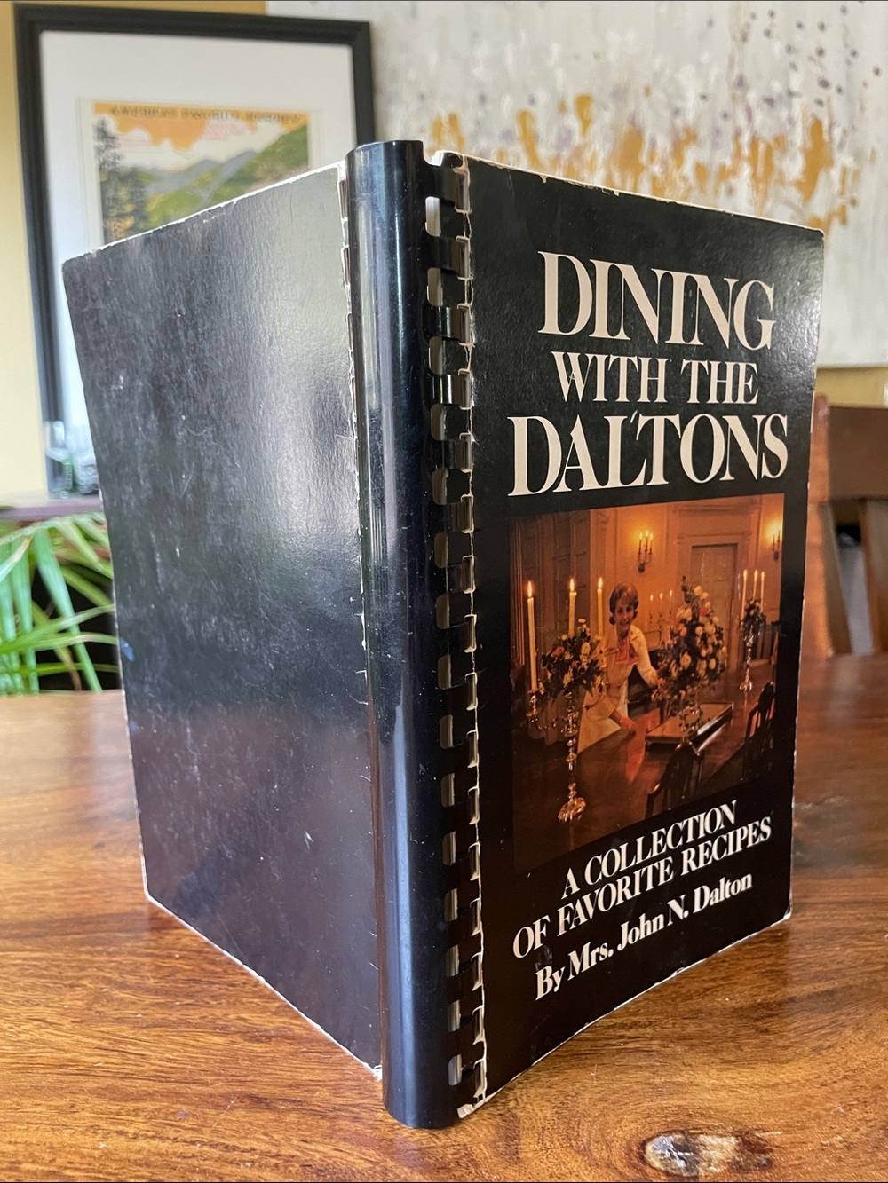 Dining With The Daltons Vintage Cookbook - Black Cover - Picture 7 of 13